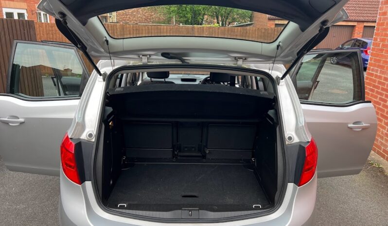 Vauxhall Meriva Exclusiv, Manual, 5-Door, 1.4-Litre Petrol, 99 BHP full