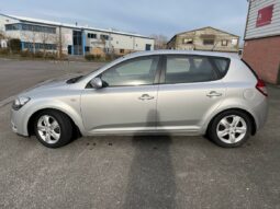 Kia Ceed 2 Ecodynamics Crdi, Manual, 5-Door, 1.6-Litre Diesel, 88 BHP full