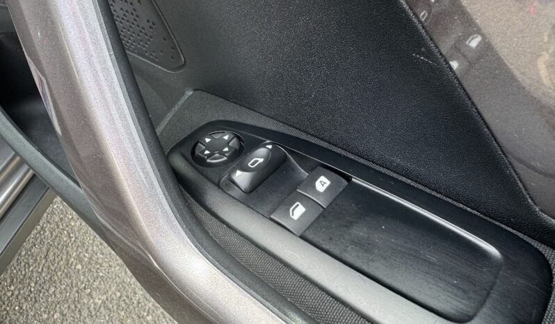 Peugeot 2008 Active full