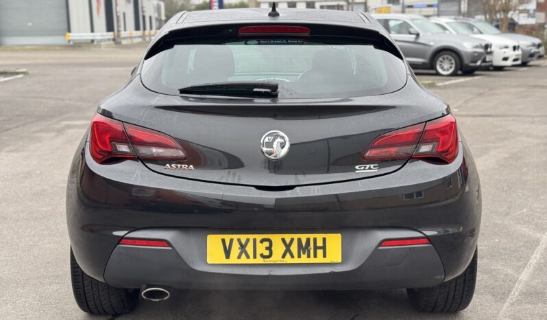 Vauxhall Astra GTC 2.0 CDTi SRi Euro 5 (s/s) 3dr full