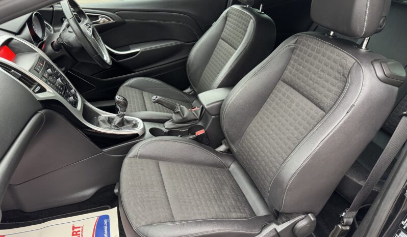 Vauxhall Astra GTC 2.0 CDTi SRi Euro 5 (s/s) 3dr full